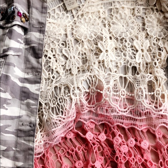 Buckle camo jacket & layering tops - Picture 6 of 6